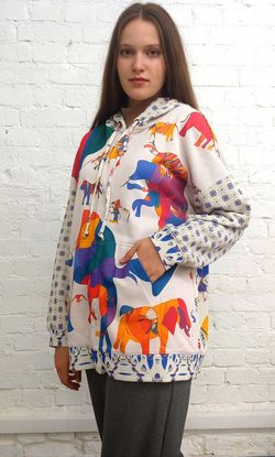 Худи "Слоны и жирафы", творчество нейросети по запросу: слоны и жирафы Сальвадора Дали в технике Василия Кандинского