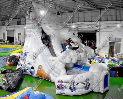 Большой надувной батут-горка "Мишка на севере"