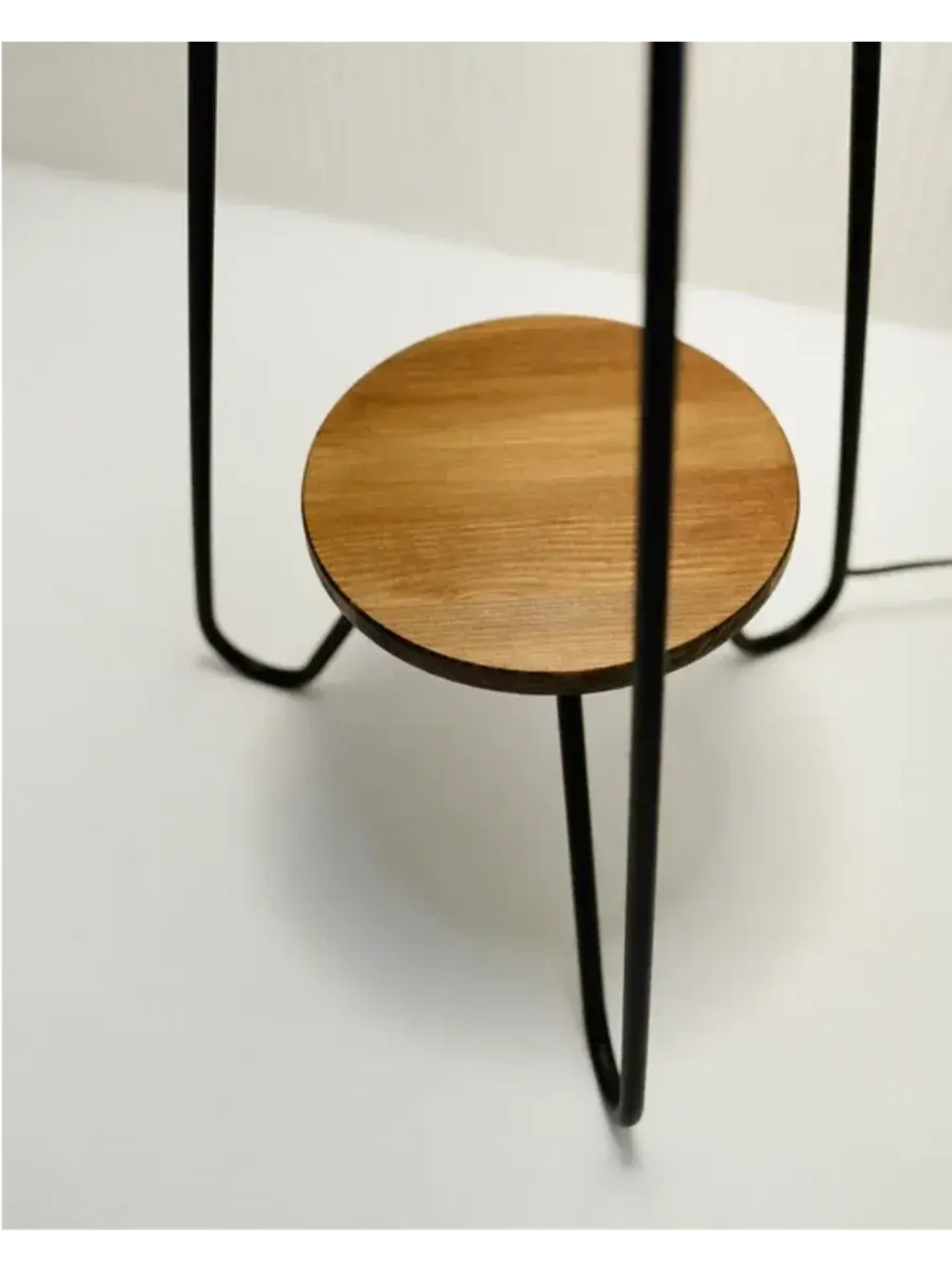 Торшер напольный с абажуром в гостиную современный