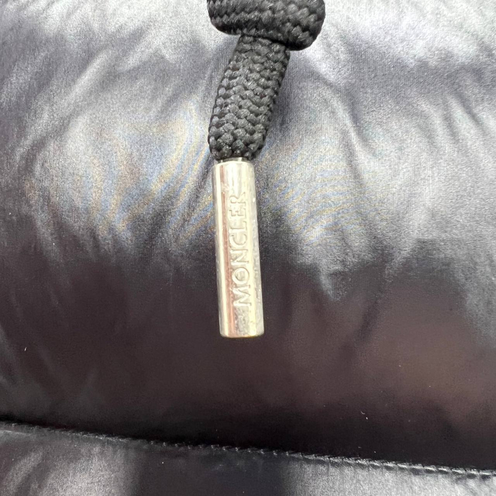 Пуховик Moncler