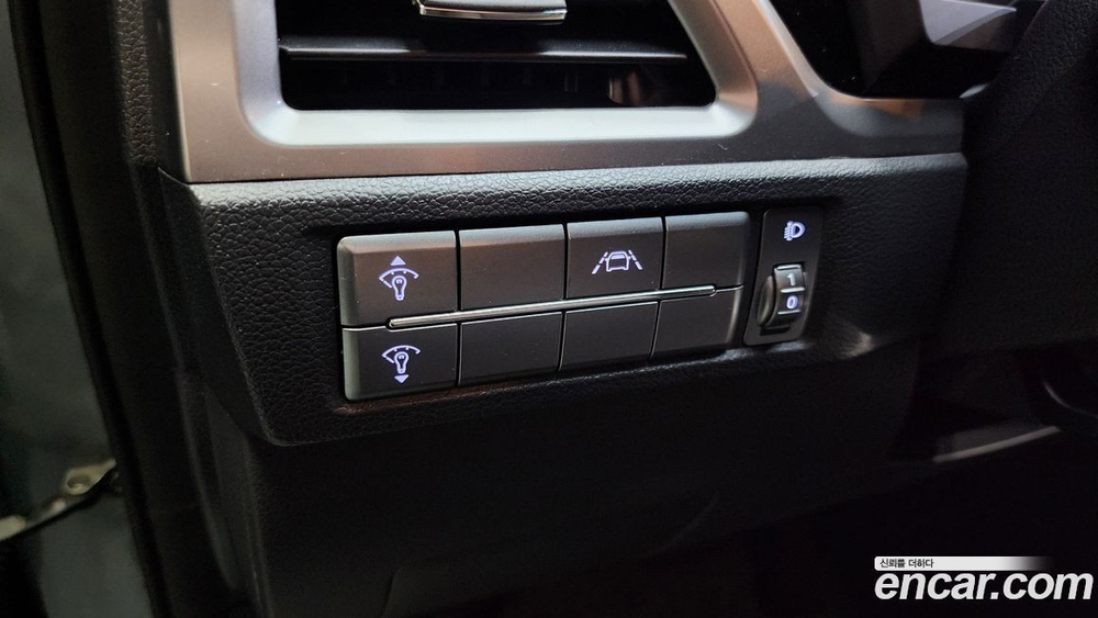 KG Mobility (Ssangyong) Beautiful Korando Дизель 1.6 4WD 딜라이트 Plus (08.2019)