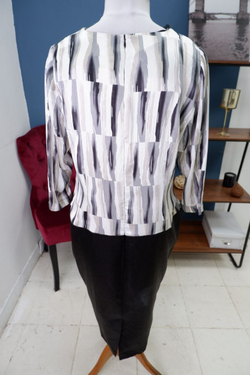 Костюм оригинальный юбочный 52 размер, новый