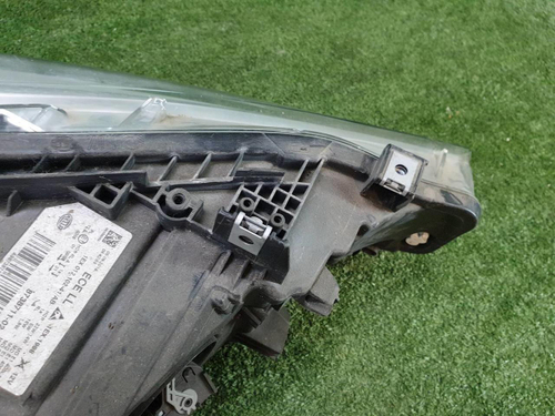 Битая Фара левая BMW 3er F30 (2015-2020) LED