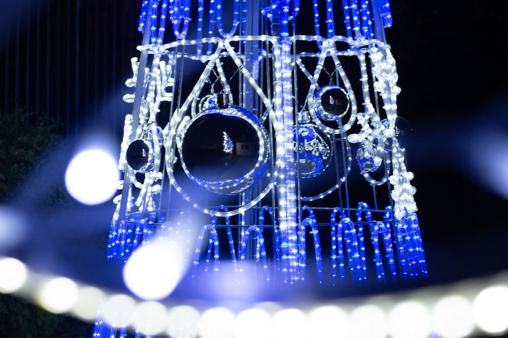 Световая конструкция елка-конус «Снежинка»