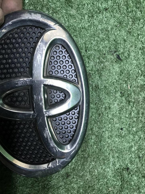 Эмблема решетки радиатора Toyota RAV4 4 CA40 15-19