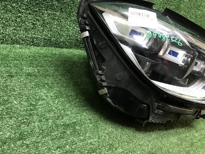 Фара правая Mercedes S W223 (20-нв) Digital Light