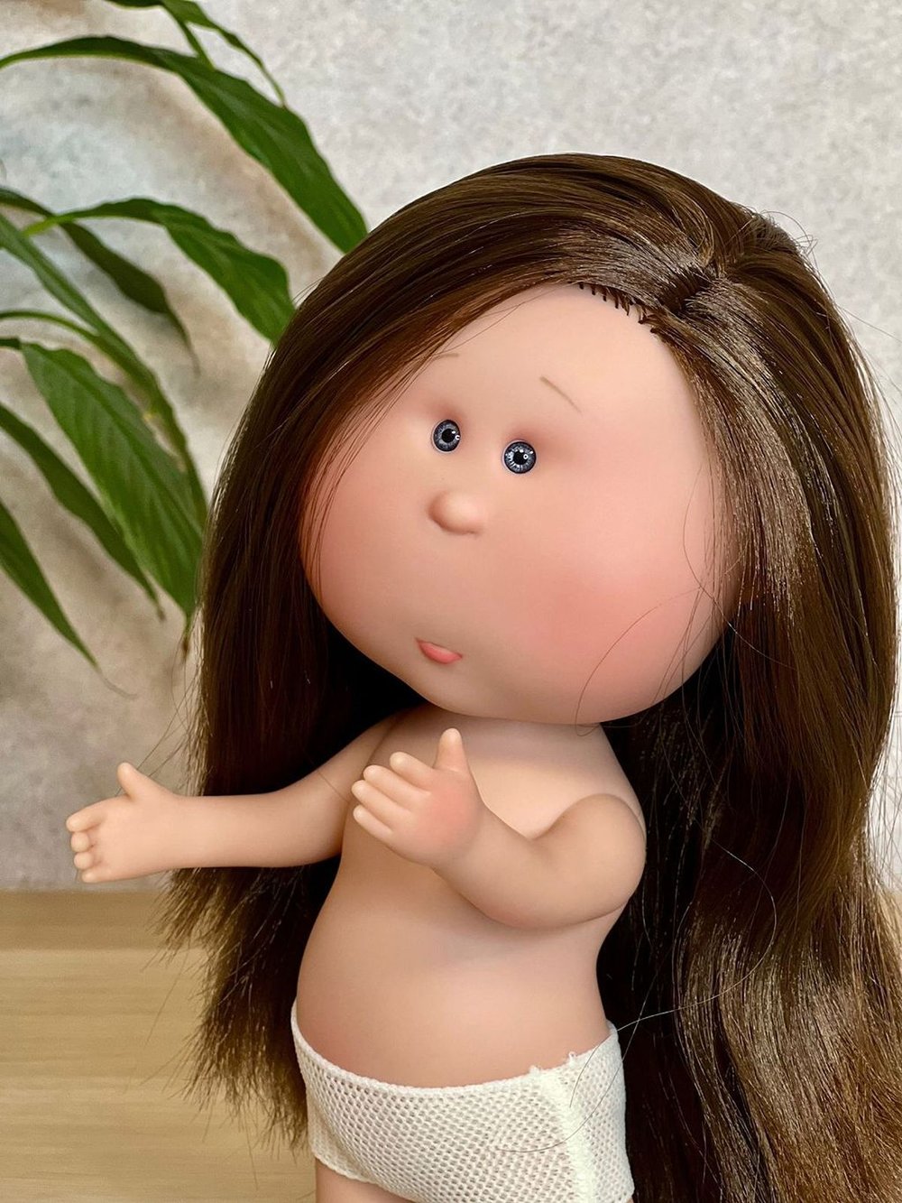 Кукла Nines виниловая 30см MIA без одежды (3000W3)