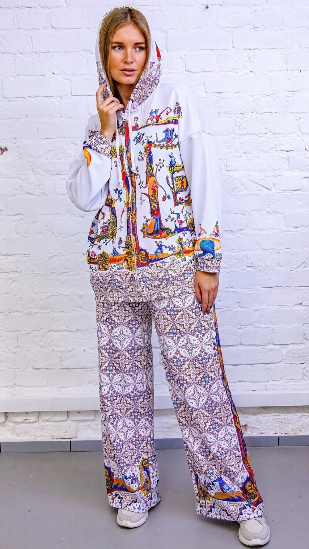 Комплект (зип худи и брюки) "Лабиринт", по мотивам Псалтири Латтрелла (Luttrell Psalter) и средневековых буквиц