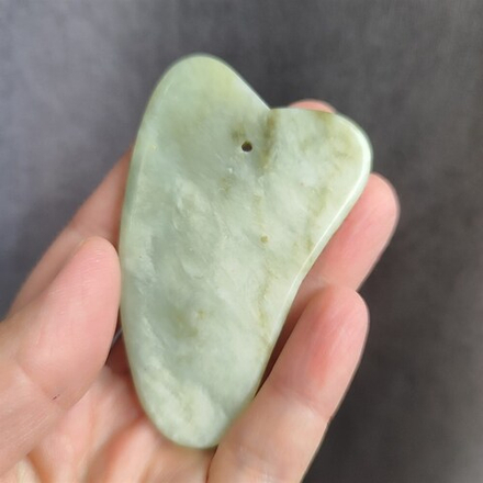 Гуаша из нефрита сердце  70*45 мм
