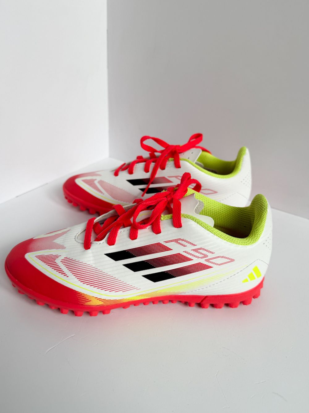 Новые бутсы Adidas, 34