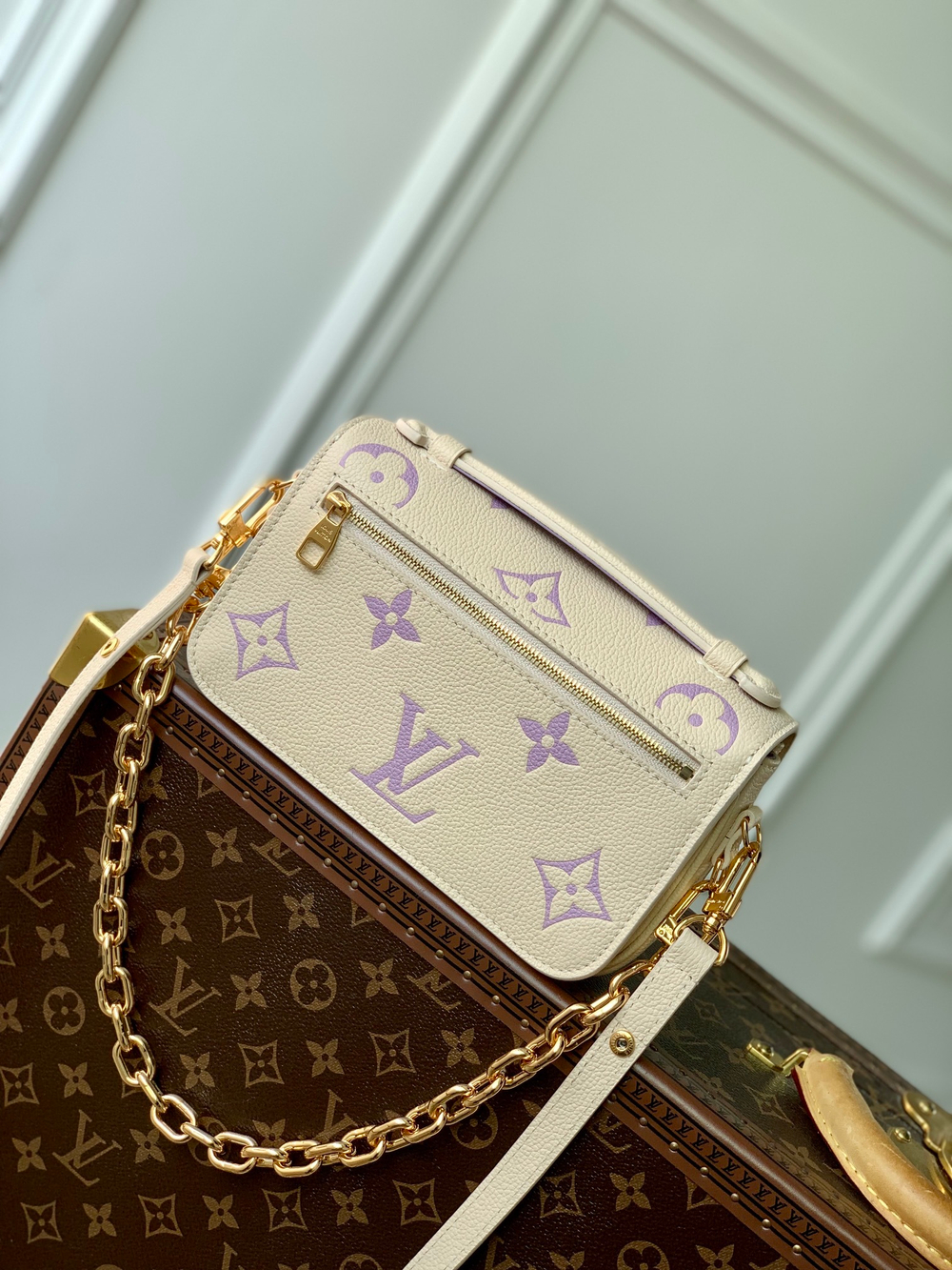 Louis Vuitton Pochette Metis East West