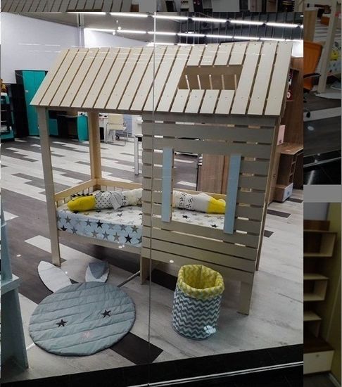 Кровать-домик АМИ-2 (крыша двускатная) левая