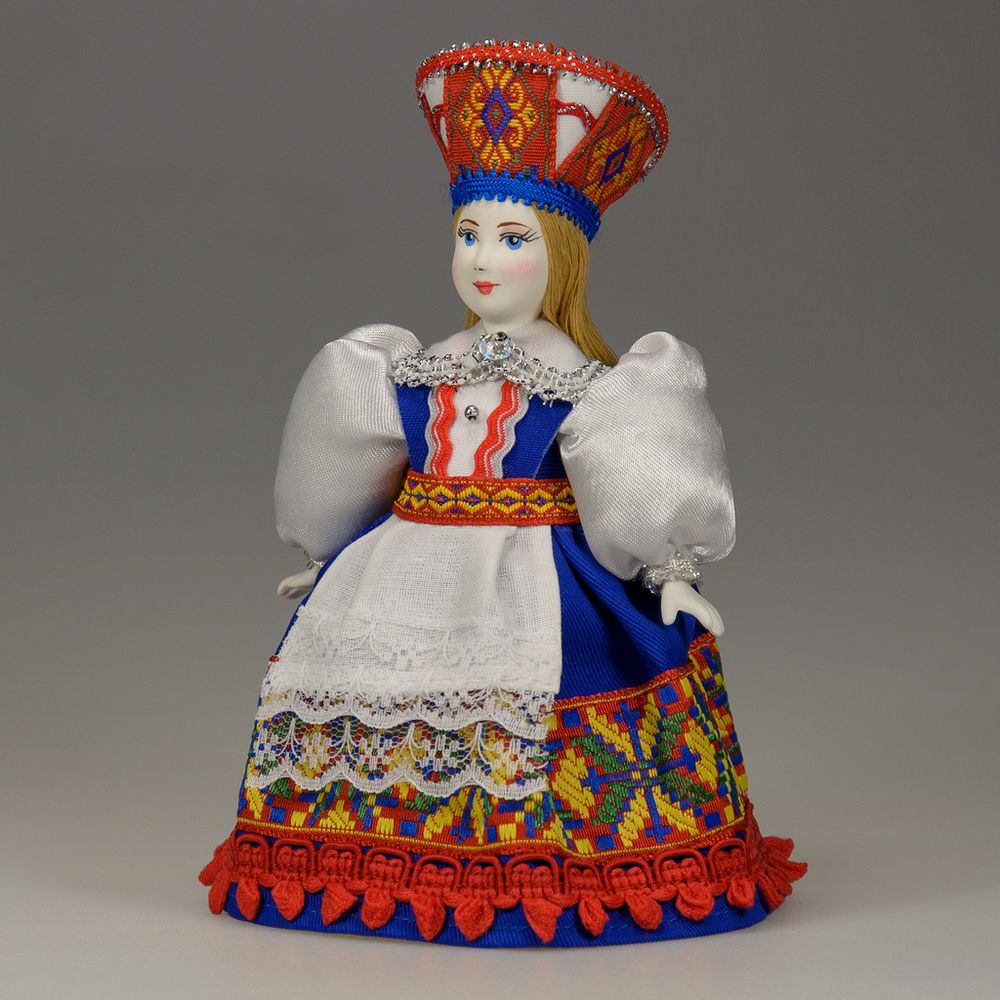 Сувенирная кукла Эстонка в белом переднике