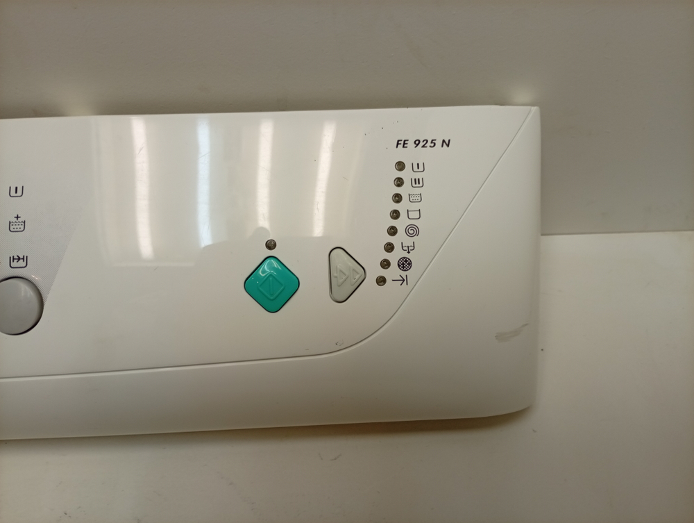 FE925N кт21 Передняя панель с кнопками для стиральной машины Electrolux Zanussi 1322613009 б/у