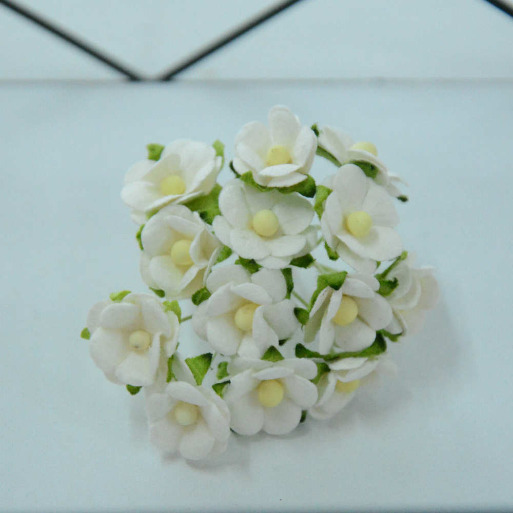 Цветок круглый бумажный мелкий, цвет в ассортименте