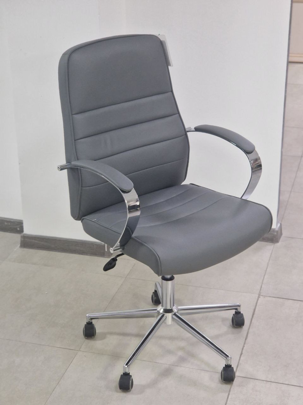 Кресло офисное 2327A 982667 grey color LEATHER