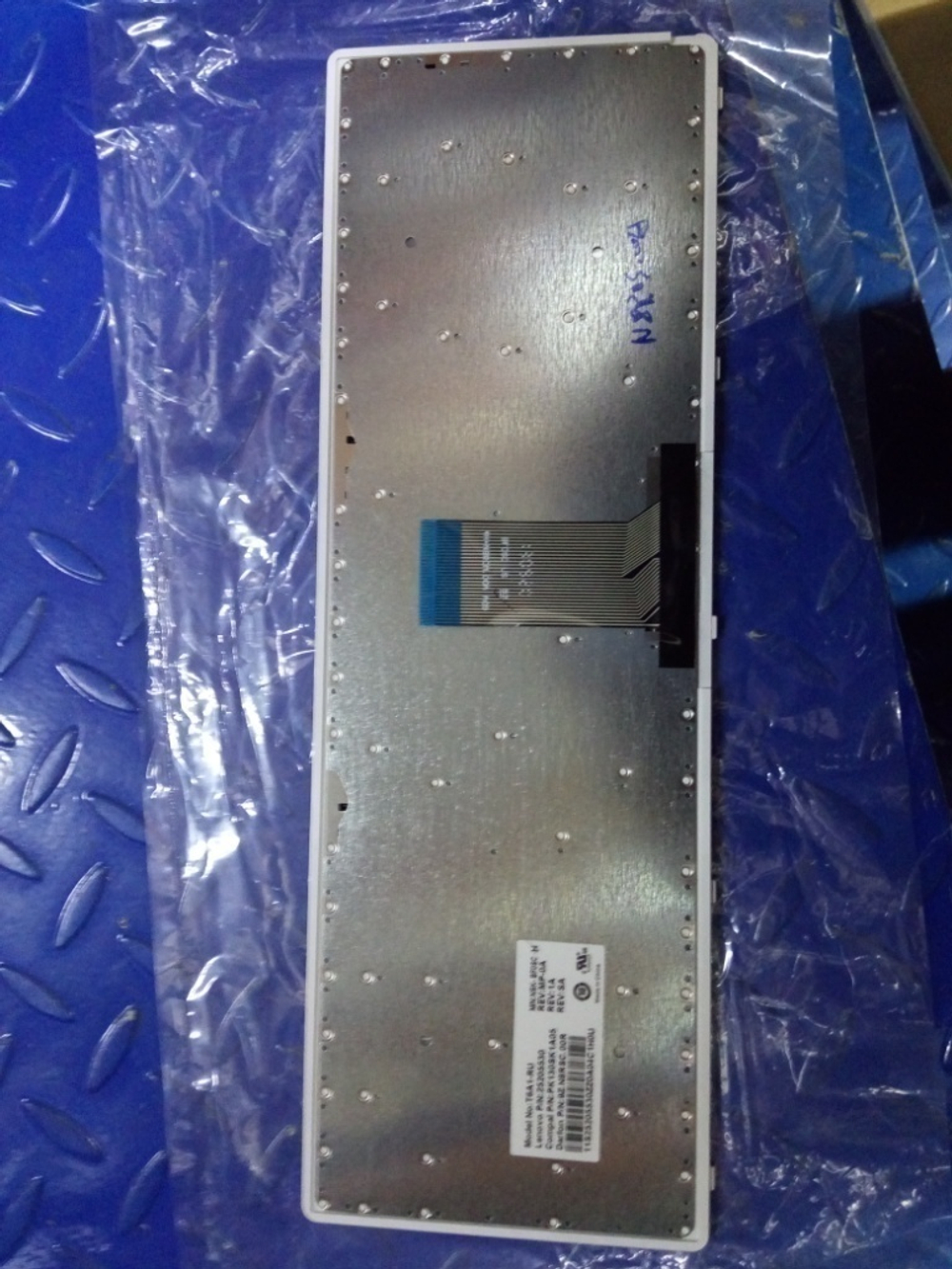 Клавиатура для ноутбука Lenovo Z500/P500 раскладка - русская, без подсветки, серая (25205530), оригинал