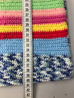 Жилетка радужного цвета на 3/4 года