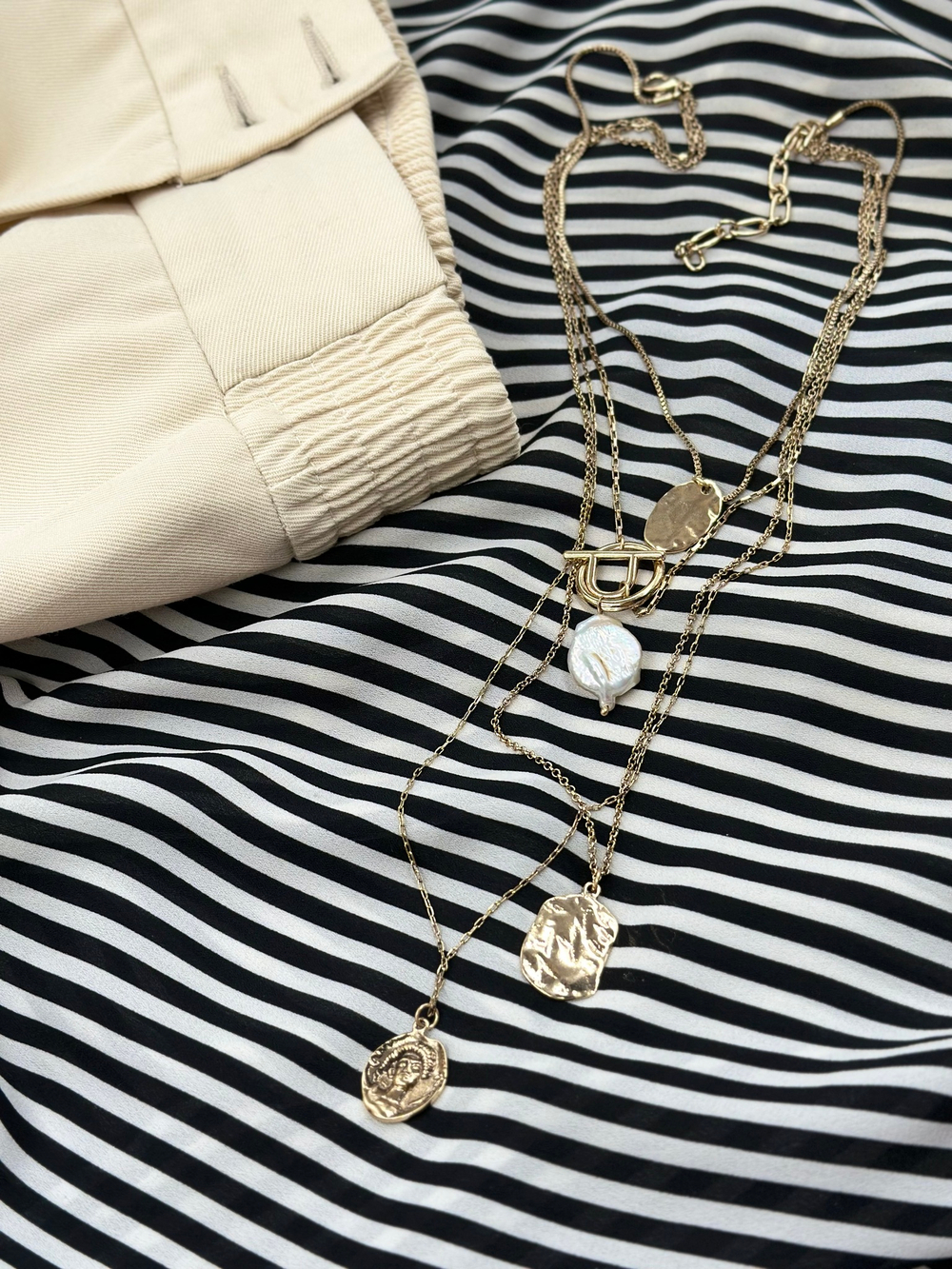 Колье - Teatrium - четыре цепи с подвесками, дл. 70+8 см