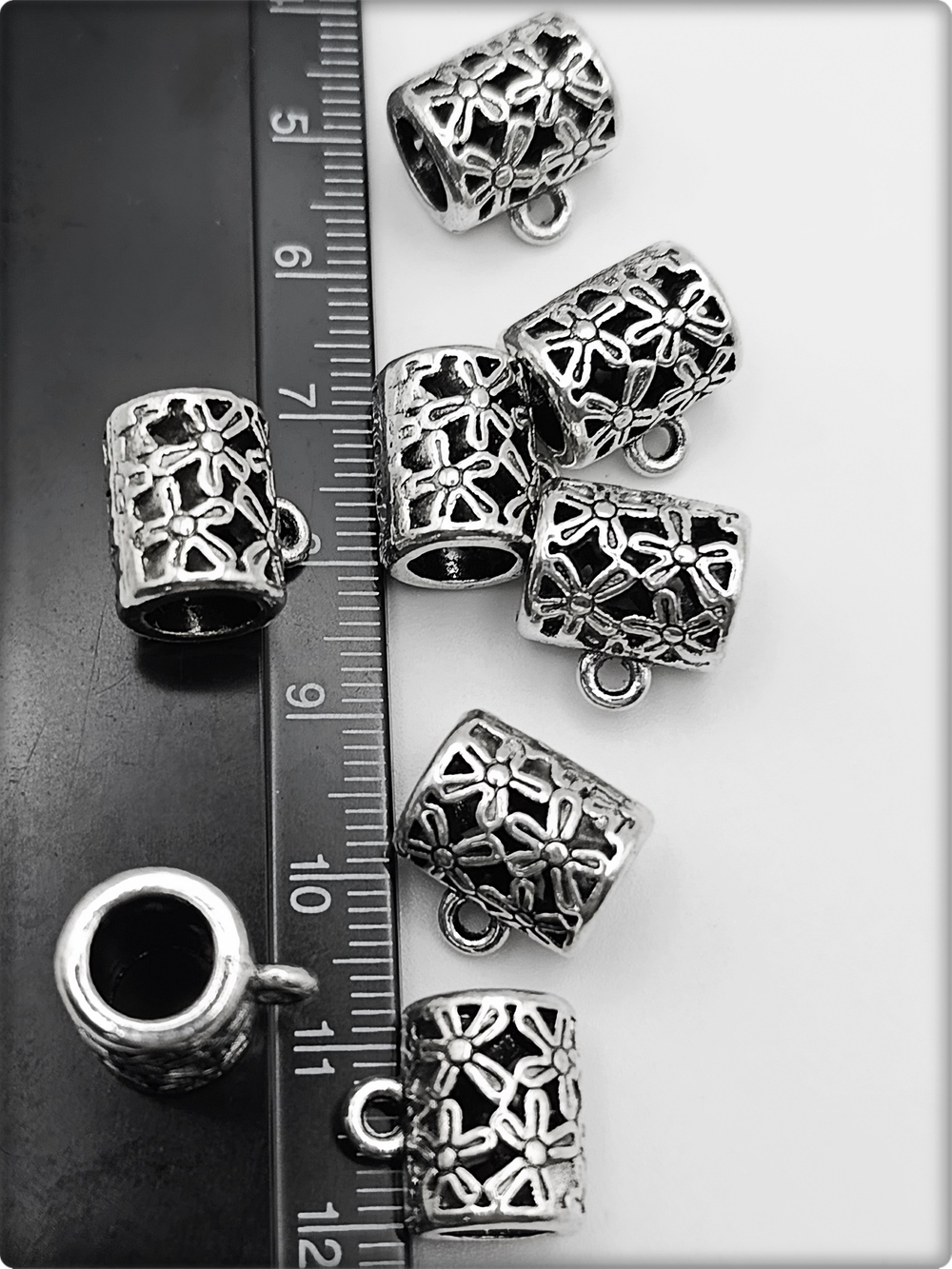 Бейлы (держатели для кулонов) "Цветы" для изготовления бижутерии.