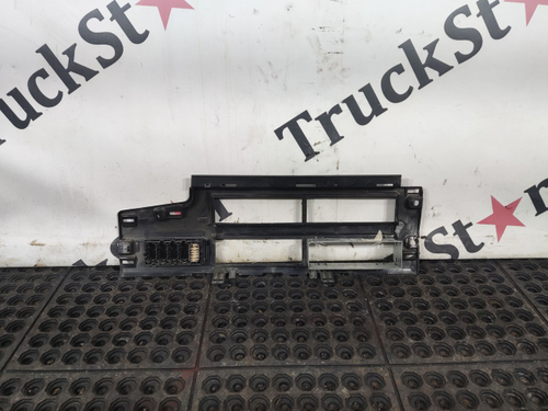 Накладка верхней консоли левая 2020г.