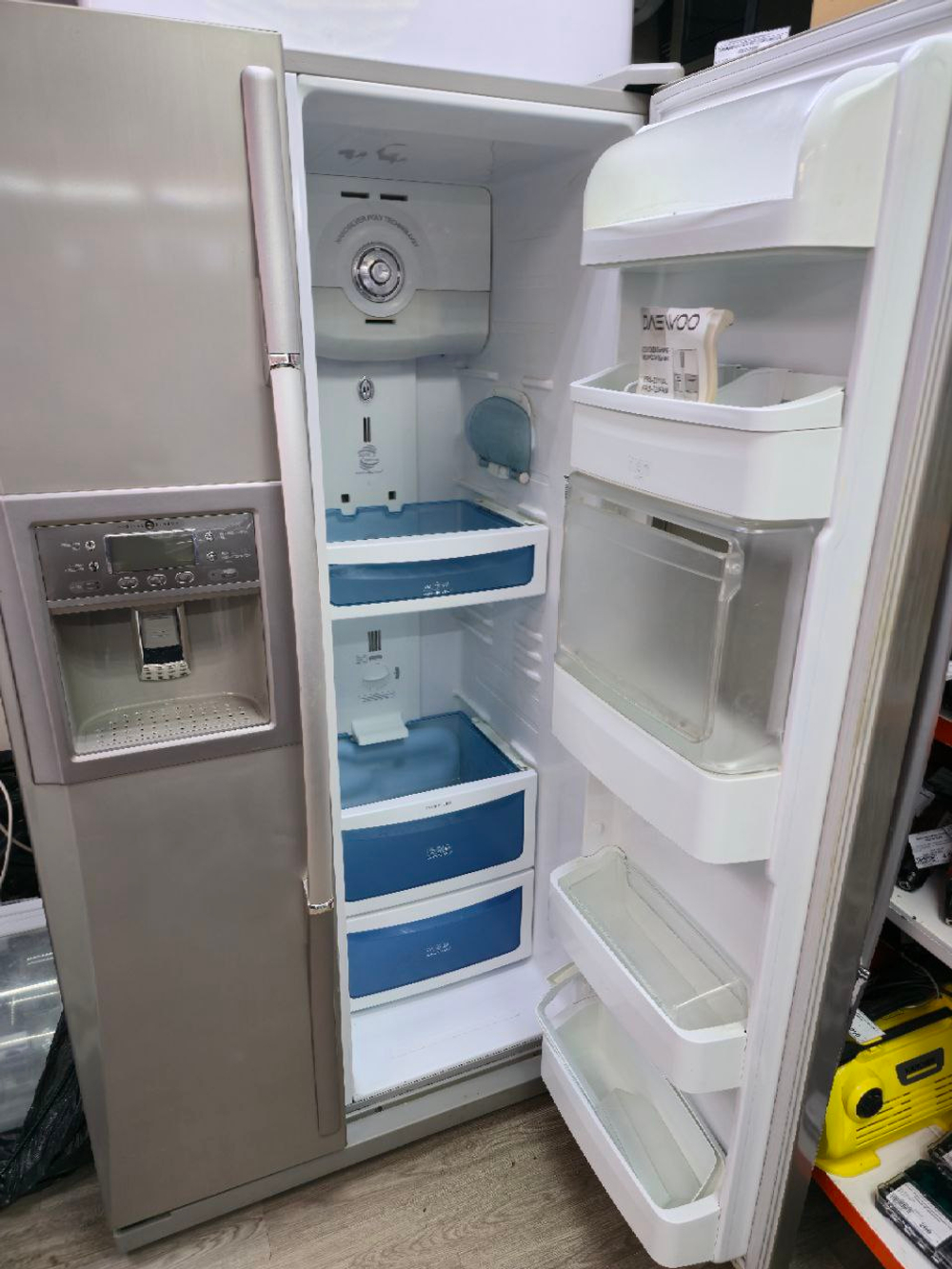 Холодильник DAEWOO FRS-L2011IAL серебристый