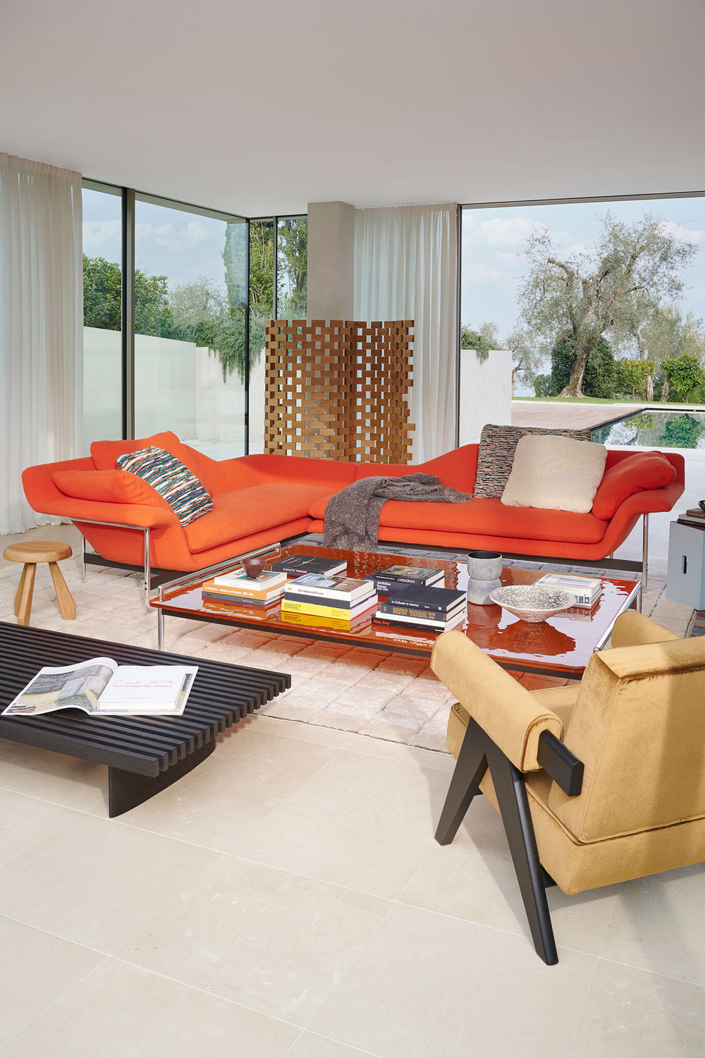 Столик Cassina ESOSOFT COFFEE TABLE