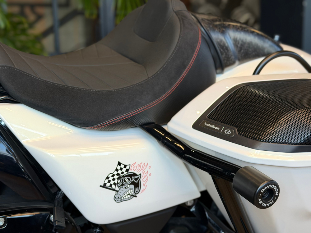 CVO Road Glide ST, 2024 White