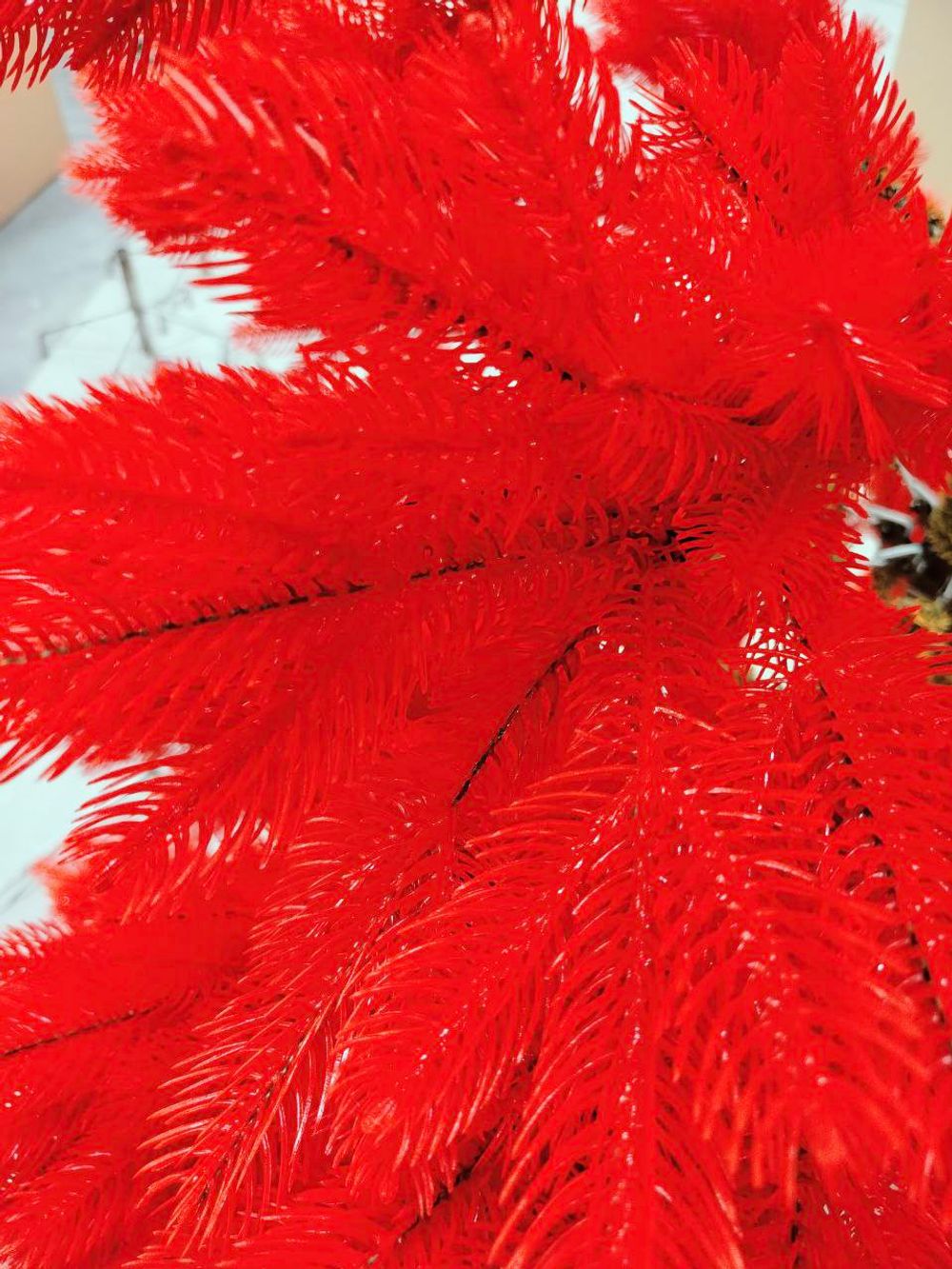 Искусственная елка «Королева леса в Красном» (литая хвоя) от 1,2 м до 3 м