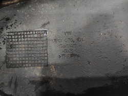 Брызговик задний левый Volkswagen Touareg 2 10-18 Б/У Оригинал 7P0075101