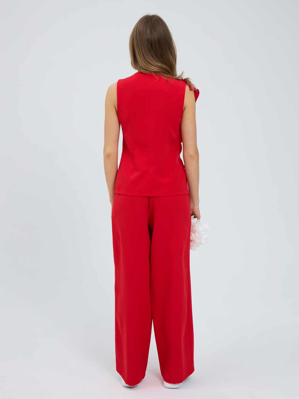 Костюм нарядный двойка брючный с жилеткой красный