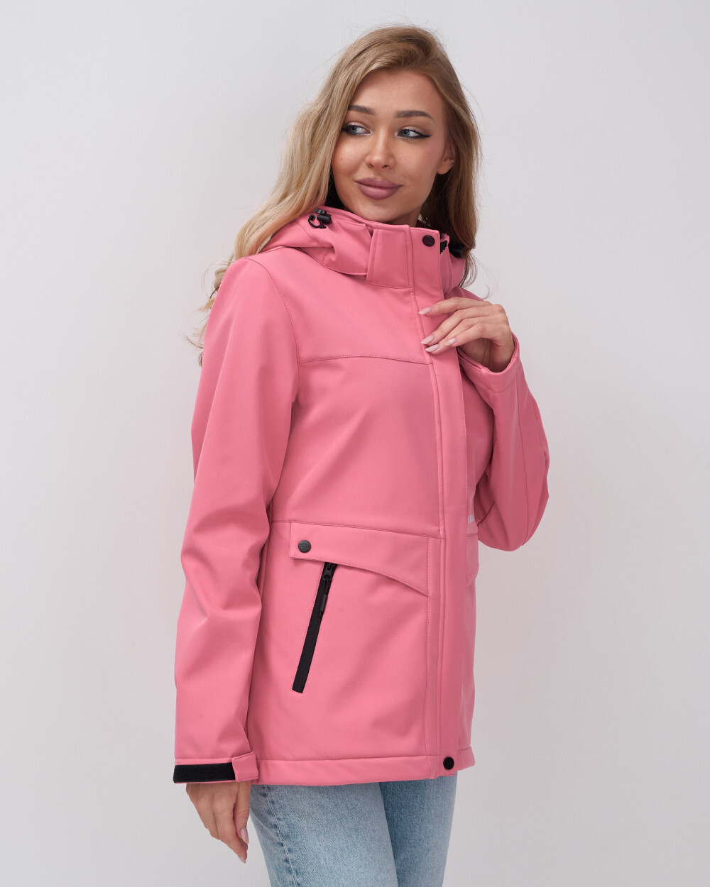 Ветровка спортивная женская с капюшоном softshell розового цвета 9566R
