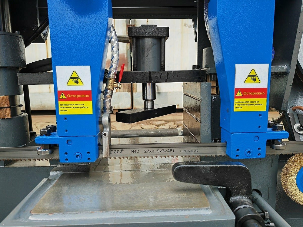 Ленточнопильный станок для резки металла под углом 90° MetalTec BS 200 CH