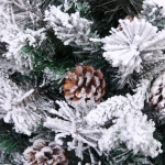 Елка «Заснеженная принцесса» 150 см, ПВХ, леска, резина с белым напылением (559 веток)