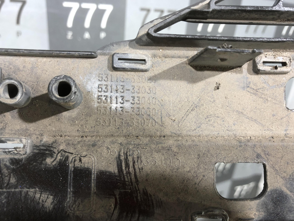 Элемент решетки бампера Toyota Camry (XV70) 17-21 Б/У Оригинал 5311333020