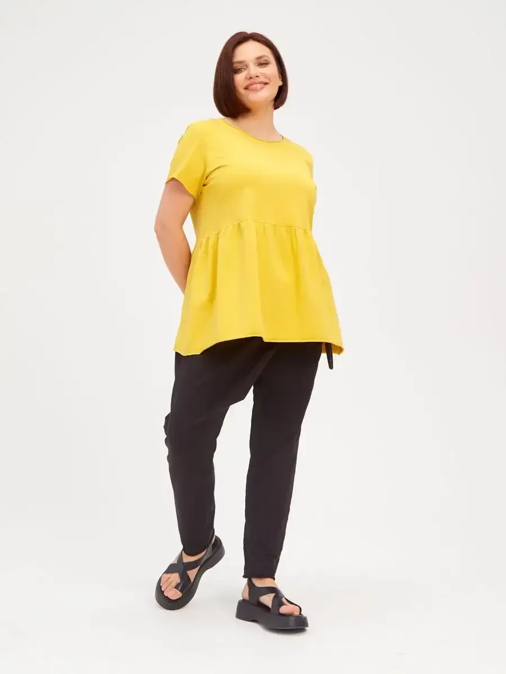 Футболка с баской оверсайз желтый