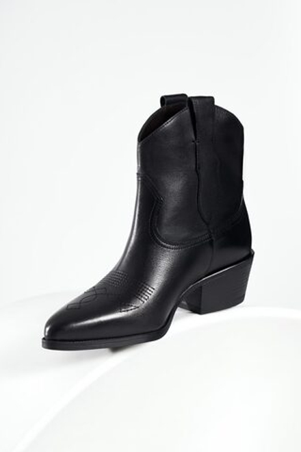 Казаки из натуральной кожи ELEONOR / Черный