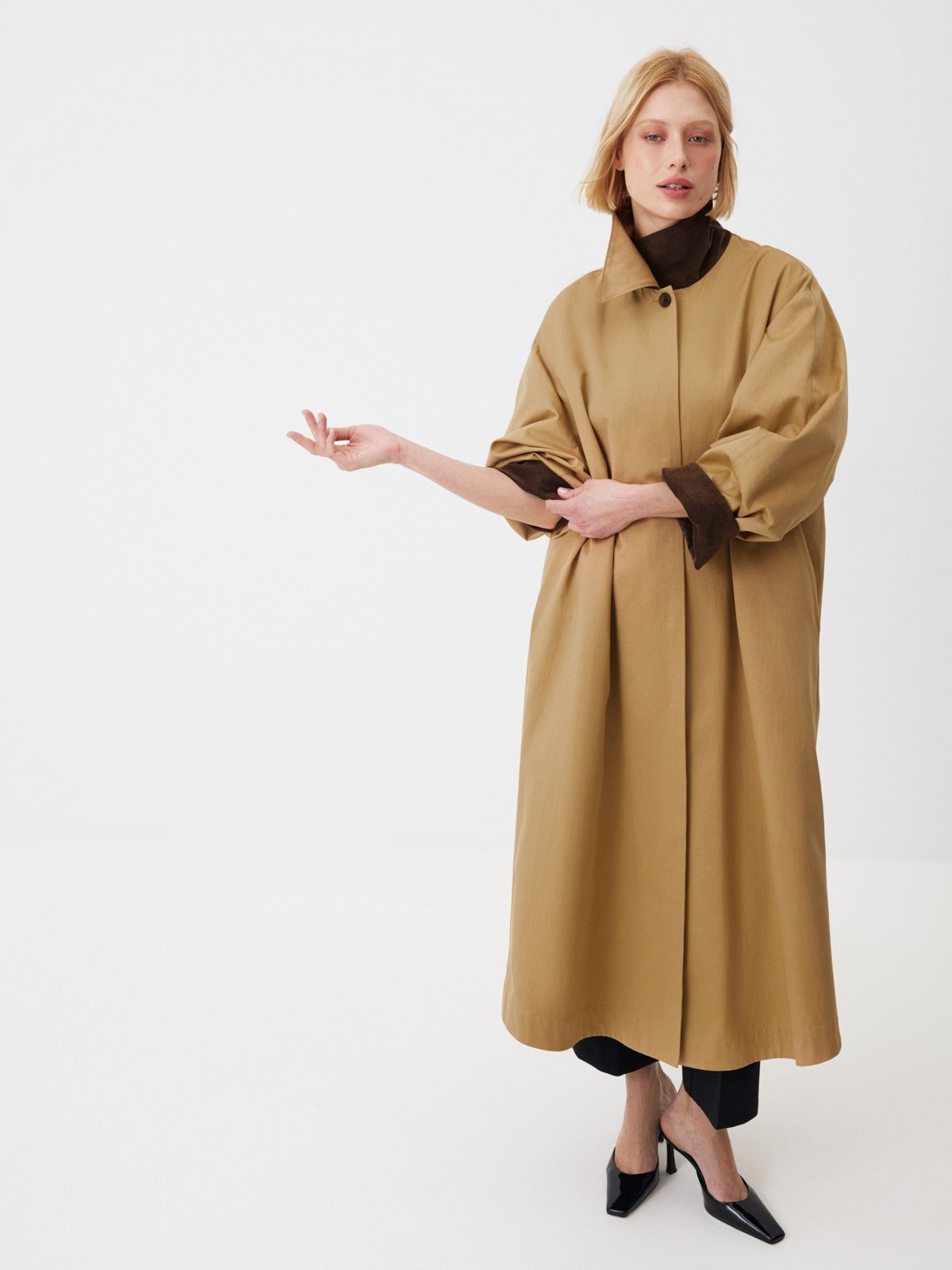 Объемный тренчкот Weekday