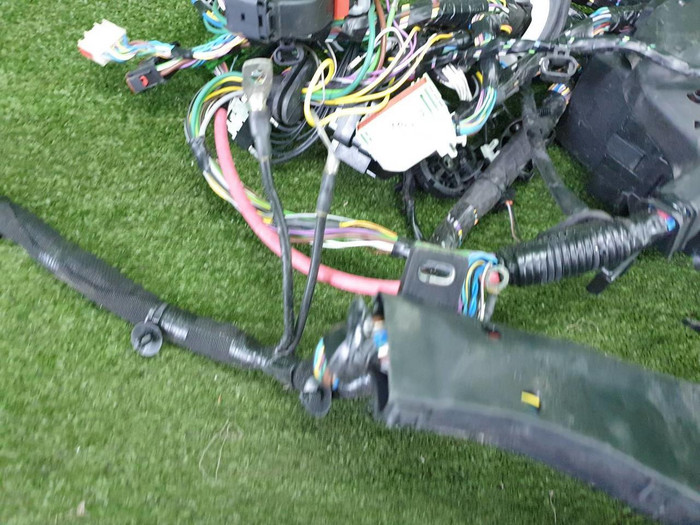 Проводка моторного отсека Jaguar XE (2015-2019)