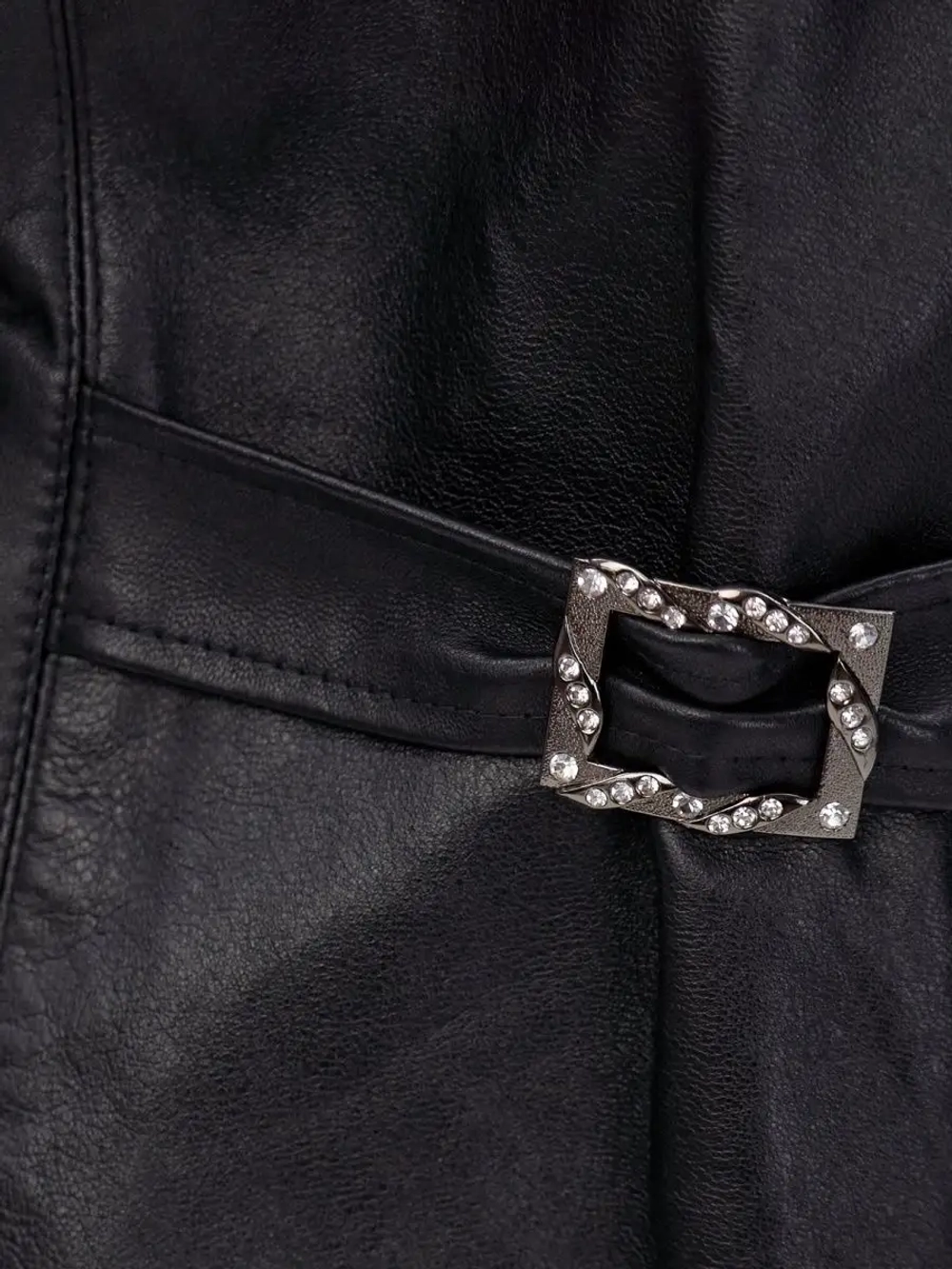 Жилет из натурального меха песца и натуральной кожи