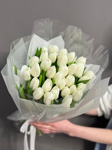Монобукет из 31 белого тюльпана