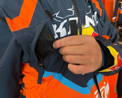 Куртка внедорожная Kini-Red Bull Competition Jacket