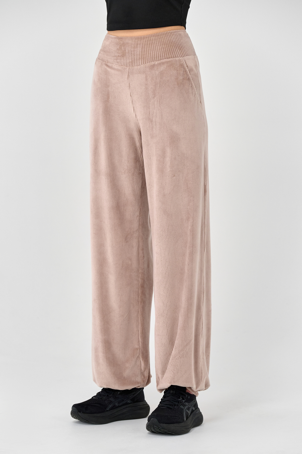 Брюки велюровые широкие с манжетами с карманами