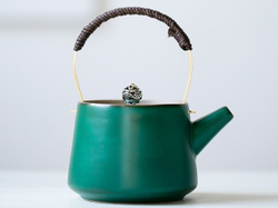 312121 Чайник МРАМОР "Зеленый" с металлич. ручкой. Сито в носике "Груша", 200мл, фарфор, зеленый