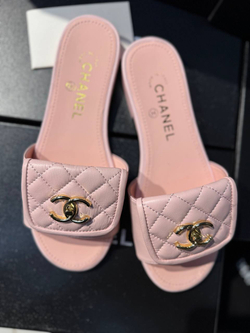 Шлепанцы CHANEL