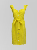 Платье Miss Diva на пуговицах с воланами на плечах выбитый рисунок с поясом в комплекте