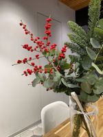 Букет из нобилиса и илекса