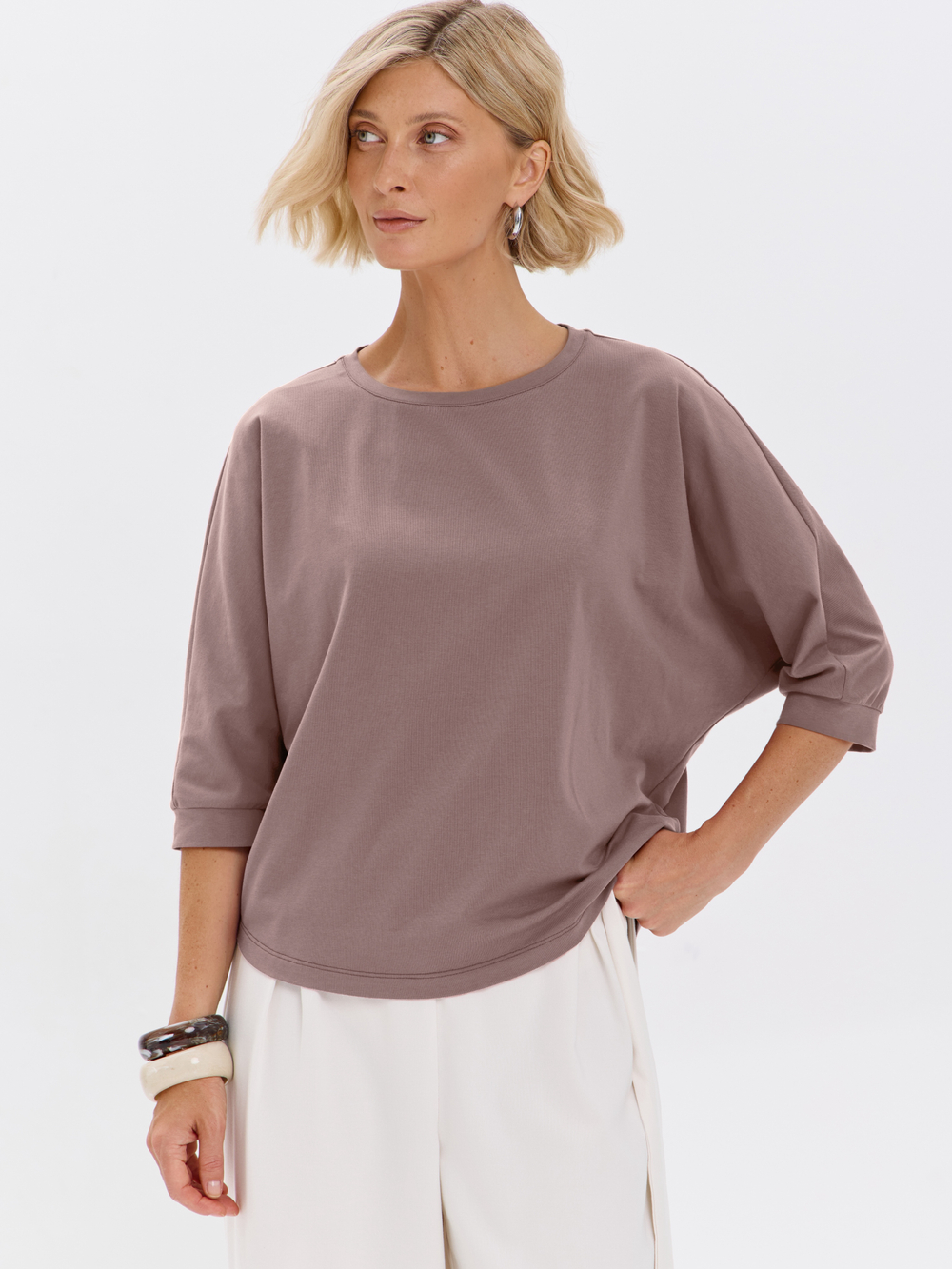 Свободная футболка летучая мышь с рукавом 3/4