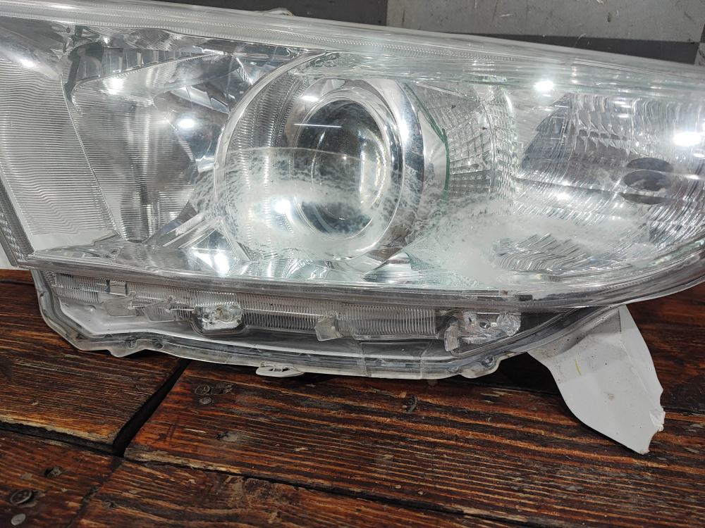 Фара левая (с дефектами) Toyota Highlander 2 (U40) 10-13 Б/У Оригинал 811500E130