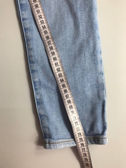 Джинсы Armani Jeans обтягивающего кроя, маркировка 26, визуально на 42 размер